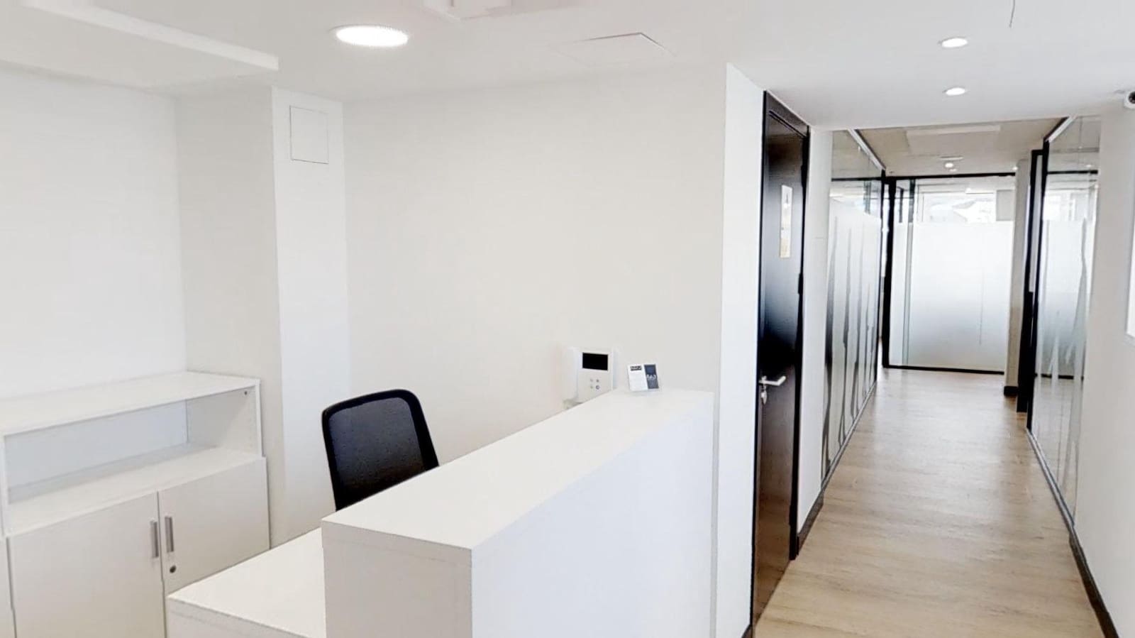 Office for rent in Cambre - € 600 (Ref: 9502783)