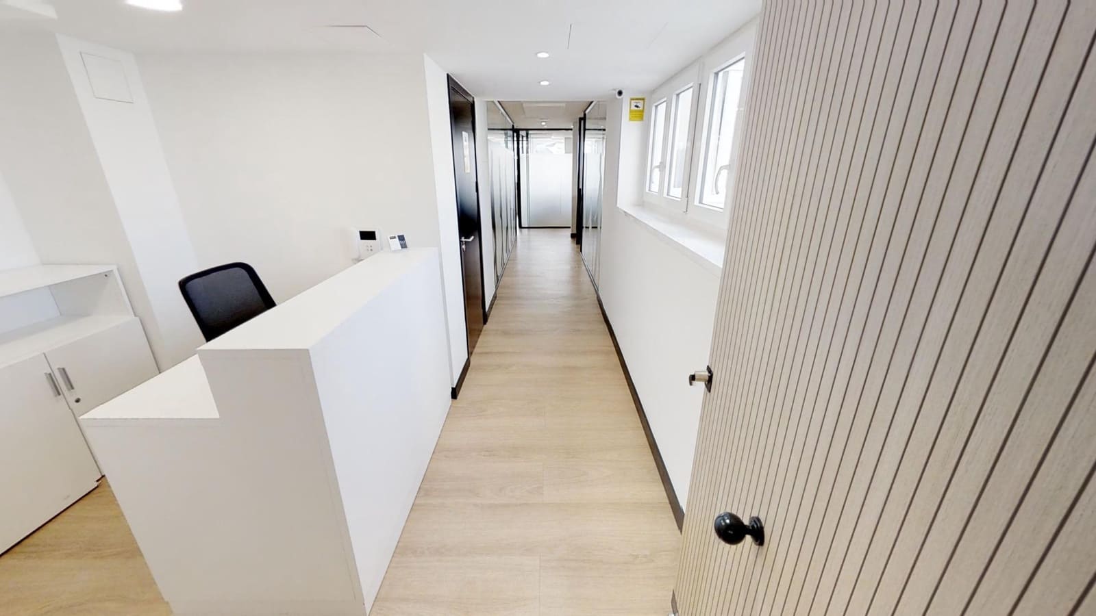 Office for rent in Cambre - € 600 (Ref: 9502783)