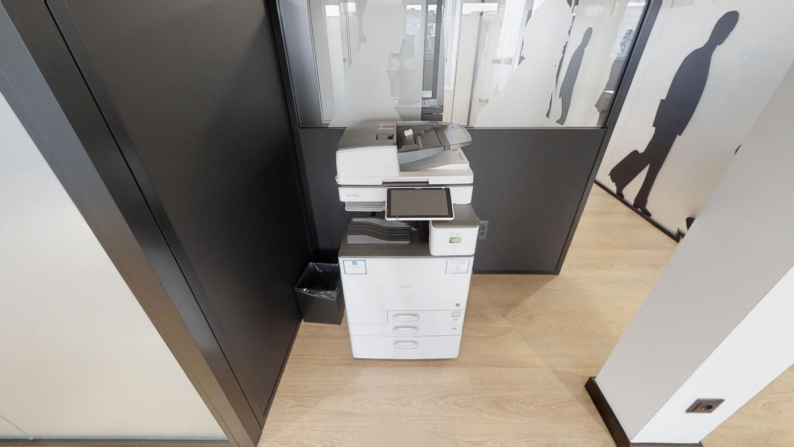 Office for rent in Cambre - € 600 (Ref: 9502783)