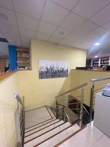 Office for rent in Perillo, Oleiros with garage - € 4,000 (Ref: 9527644)