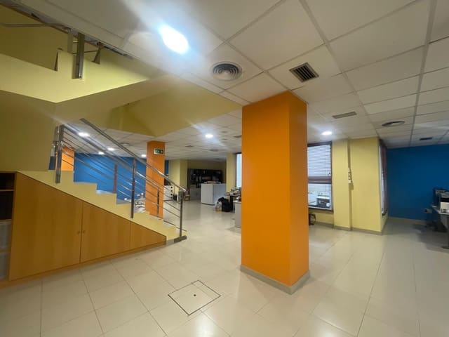 Office for rent in Perillo, Oleiros with garage - € 4,000 (Ref: 9527644)