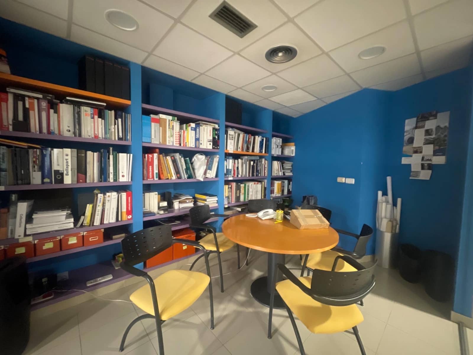 Office for rent in Perillo with garage - € 4,000 (Ref: 9527644)