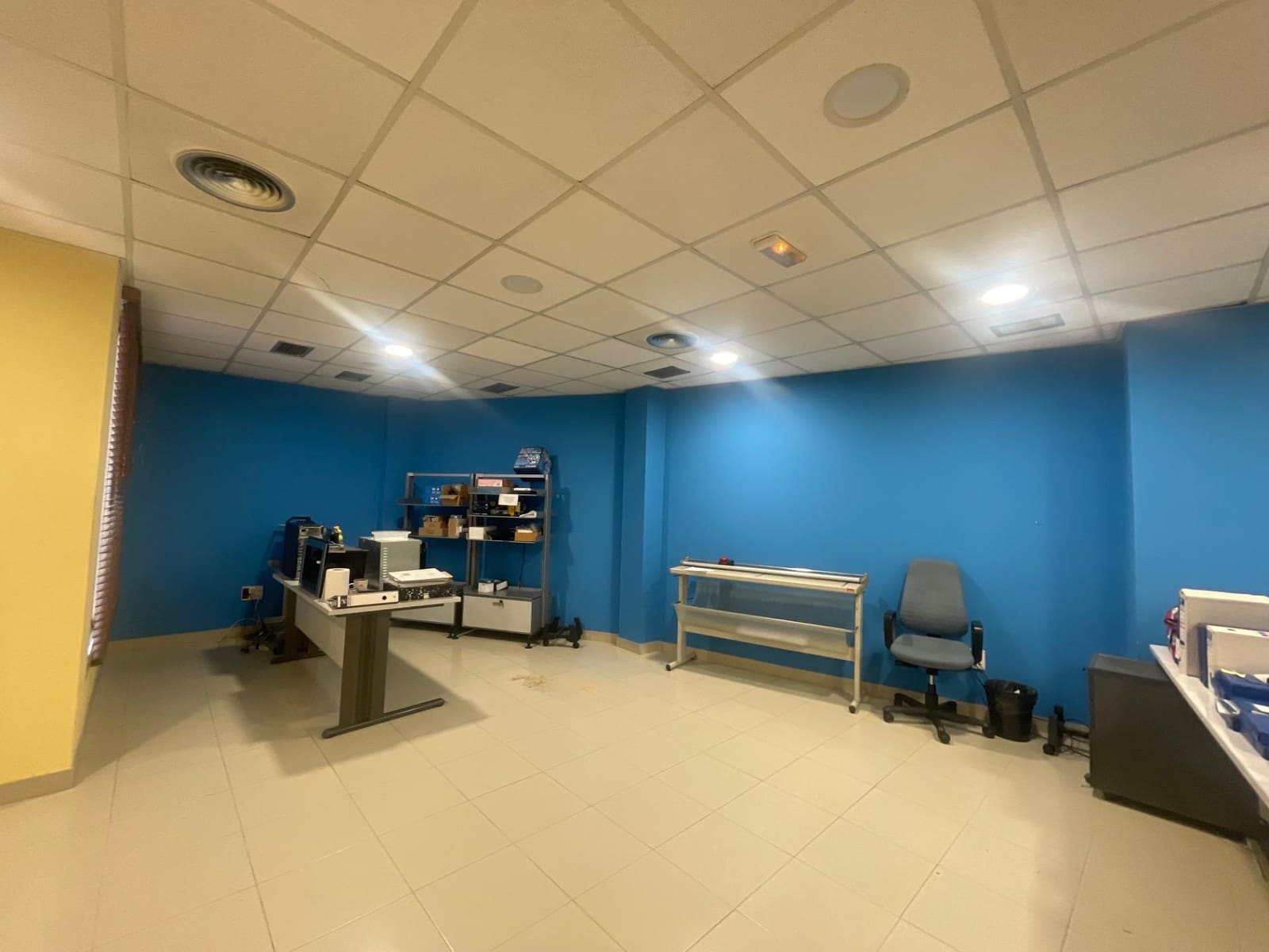 Office for rent in Perillo with garage - € 4,000 (Ref: 9527644)