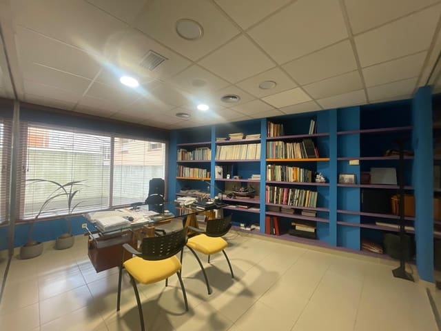 Office for rent in Perillo, Oleiros with garage - € 4,000 (Ref: 9527644)