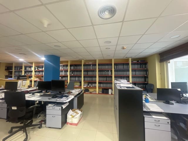 Office for rent in Perillo, Oleiros with garage - € 4,000 (Ref: 9527644)