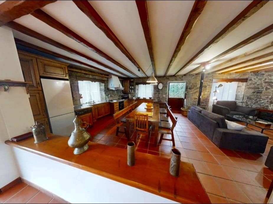 Chalet de 4 habitaciones en Abegondo en venta con piscina - 330.000 € (Ref: 9611492)