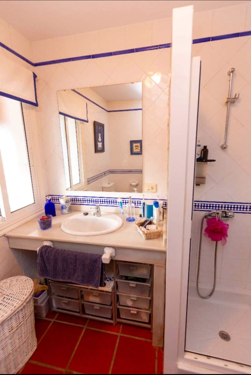 Chalet de 4 habitaciones en Abegondo en venta con piscina - 330.000 € (Ref: 9611492)