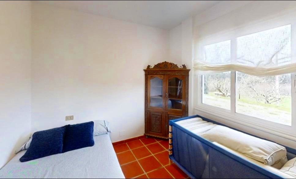 4 bedroom Villa for sale in Abegondo with pool - € 330,000 (Ref: 9611492)