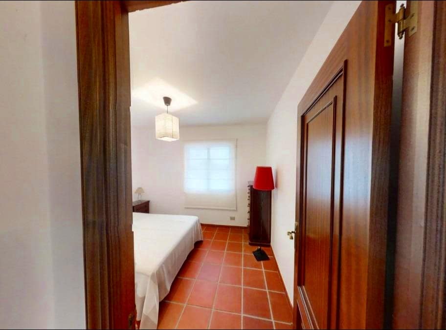 4 bedroom Villa for sale in Abegondo with pool - € 330,000 (Ref: 9611492)