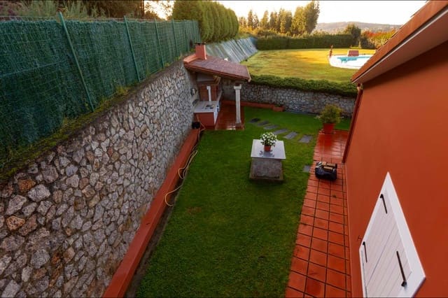 4 chambre Villa/Maison à vendre à Abegondo avec piscine - 330 000 € (Ref: 9611492)