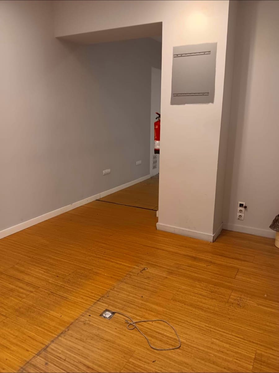 Commercieel te huur in A Coruna stad - € 6.000 (Ref: 9637520)