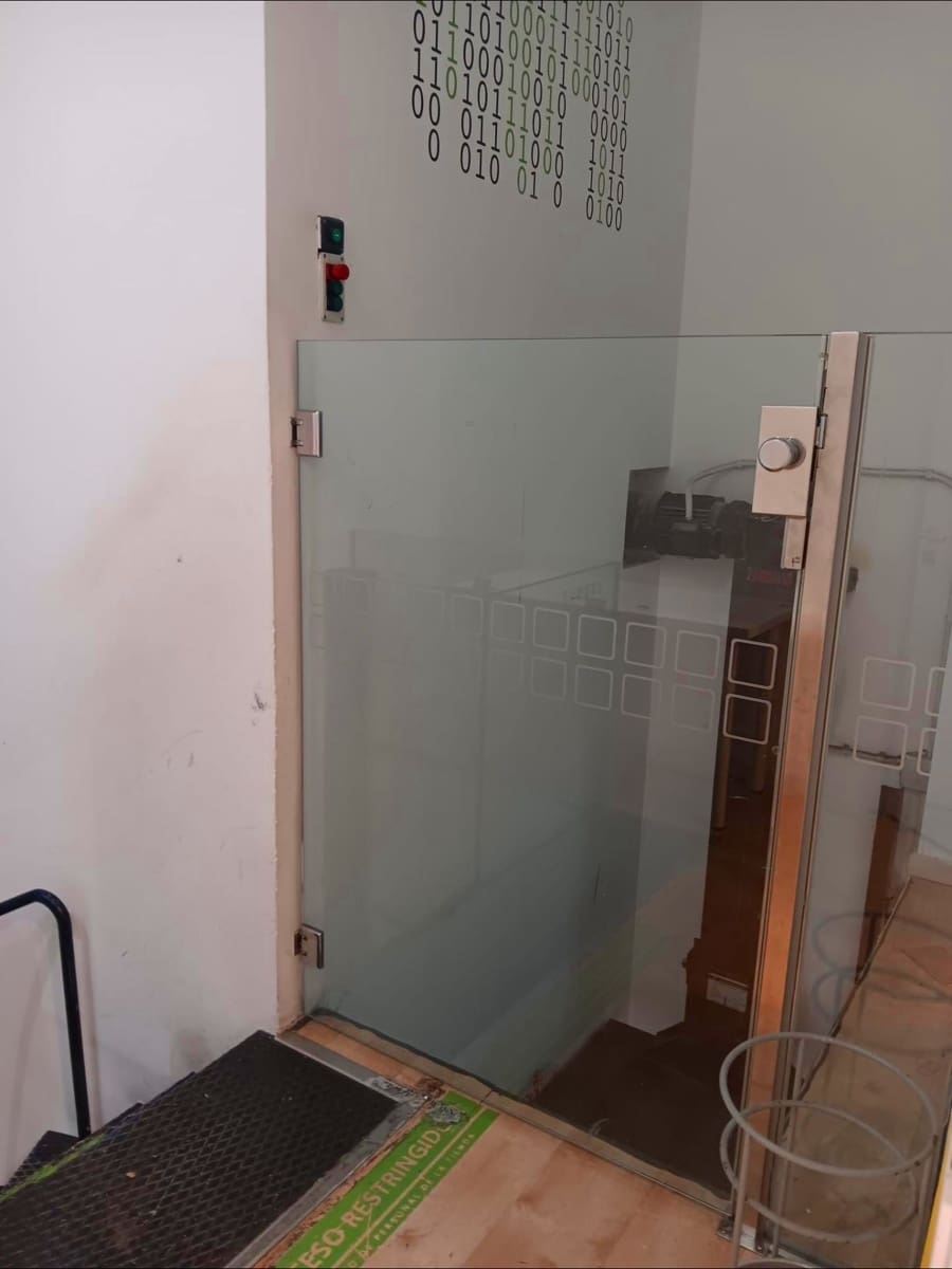 Commercieel te huur in A Coruna stad - € 6.000 (Ref: 9637520)