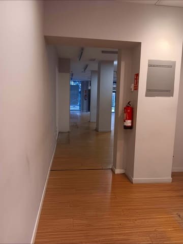 Commercieel te huur in A Coruña stad - € 6.000 (Ref: 9637520)