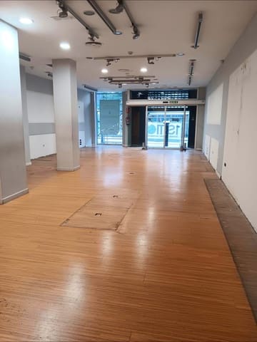 Commercieel te huur in A Coruña stad - € 6.000 (Ref: 9637520)