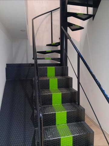 Commercieel te huur in A Coruña stad - € 6.000 (Ref: 9637520)