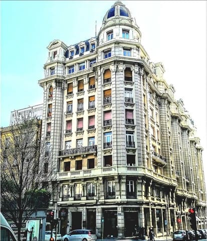 Commercieel te huur in A Coruña stad - € 6.000 (Ref: 9637520)