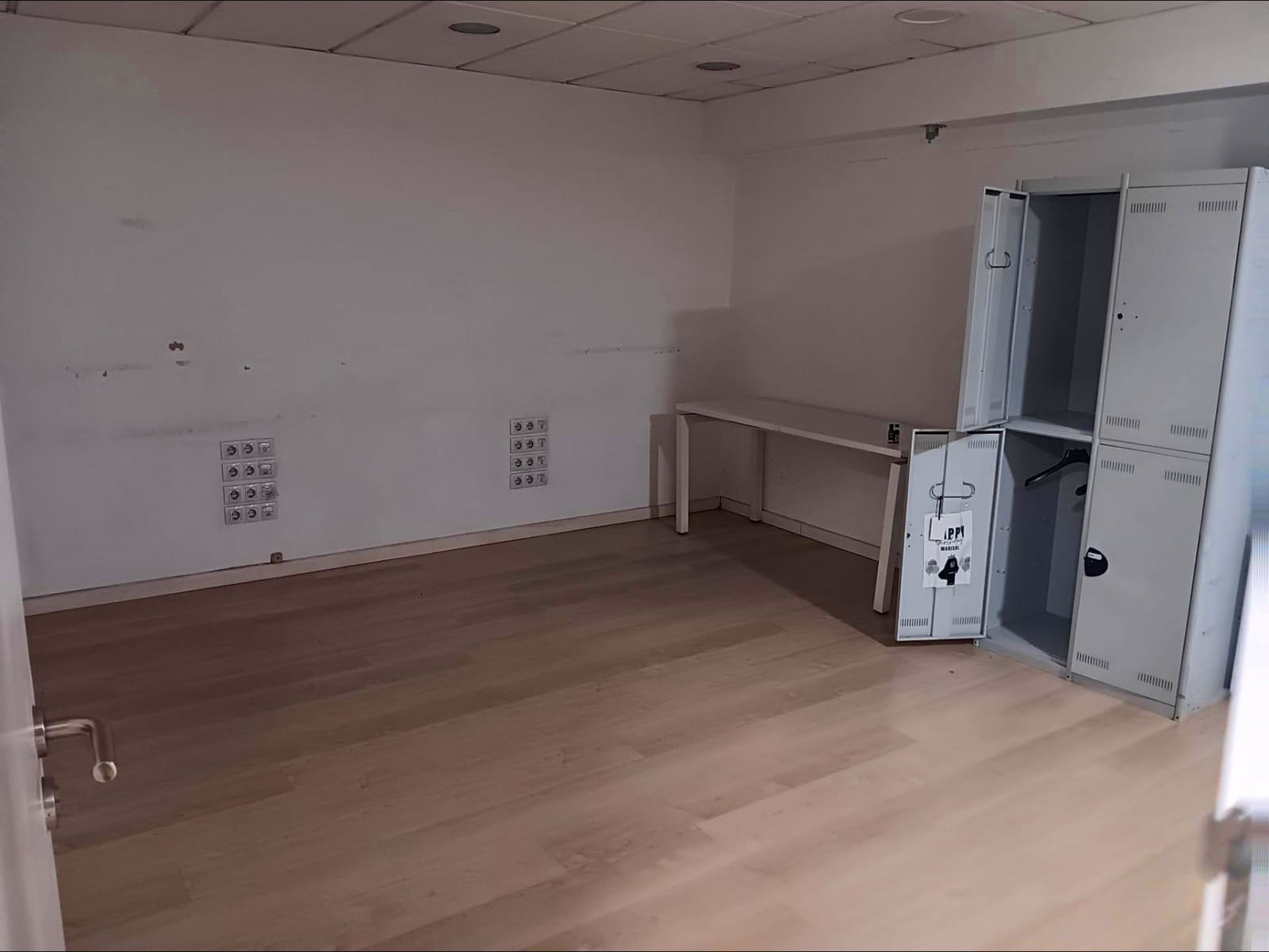 Commercieel te huur in A Coruna stad - € 6.000 (Ref: 9637520)