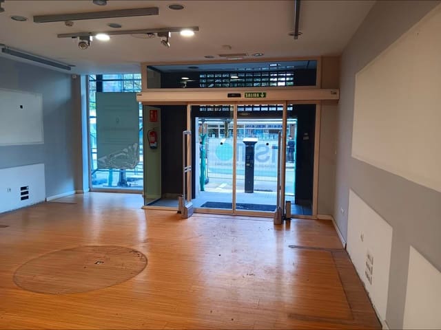 Commercieel te huur in A Coruña stad - € 6.000 (Ref: 9637520)