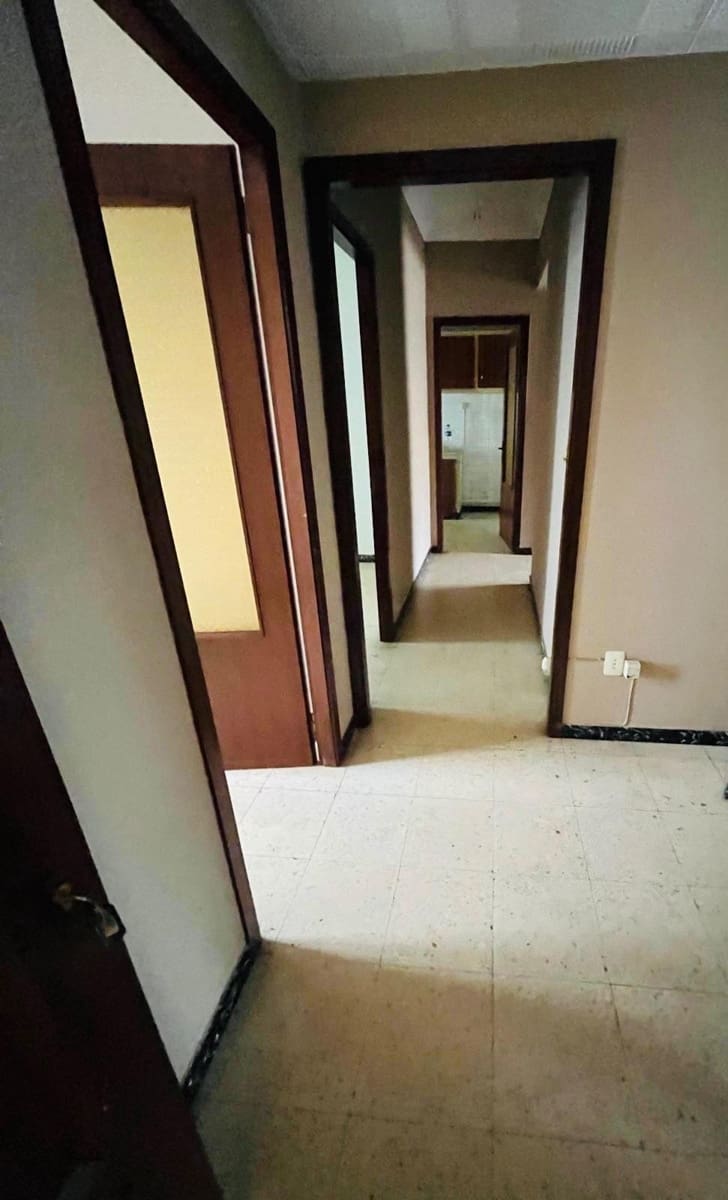 4 bedroom Flat for sale in Ferrol - € 63,000 (Ref: 9659377)