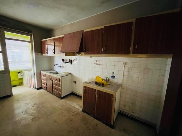 4 soverom Leilighet til salgs i Ferrol - € 63 000 (Ref: 9659377)