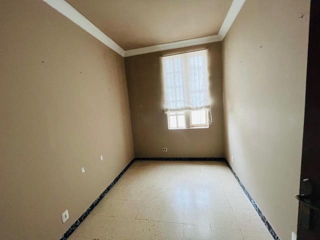 4 soverom Leilighet til salgs i Ferrol - € 63 000 (Ref: 9659377)