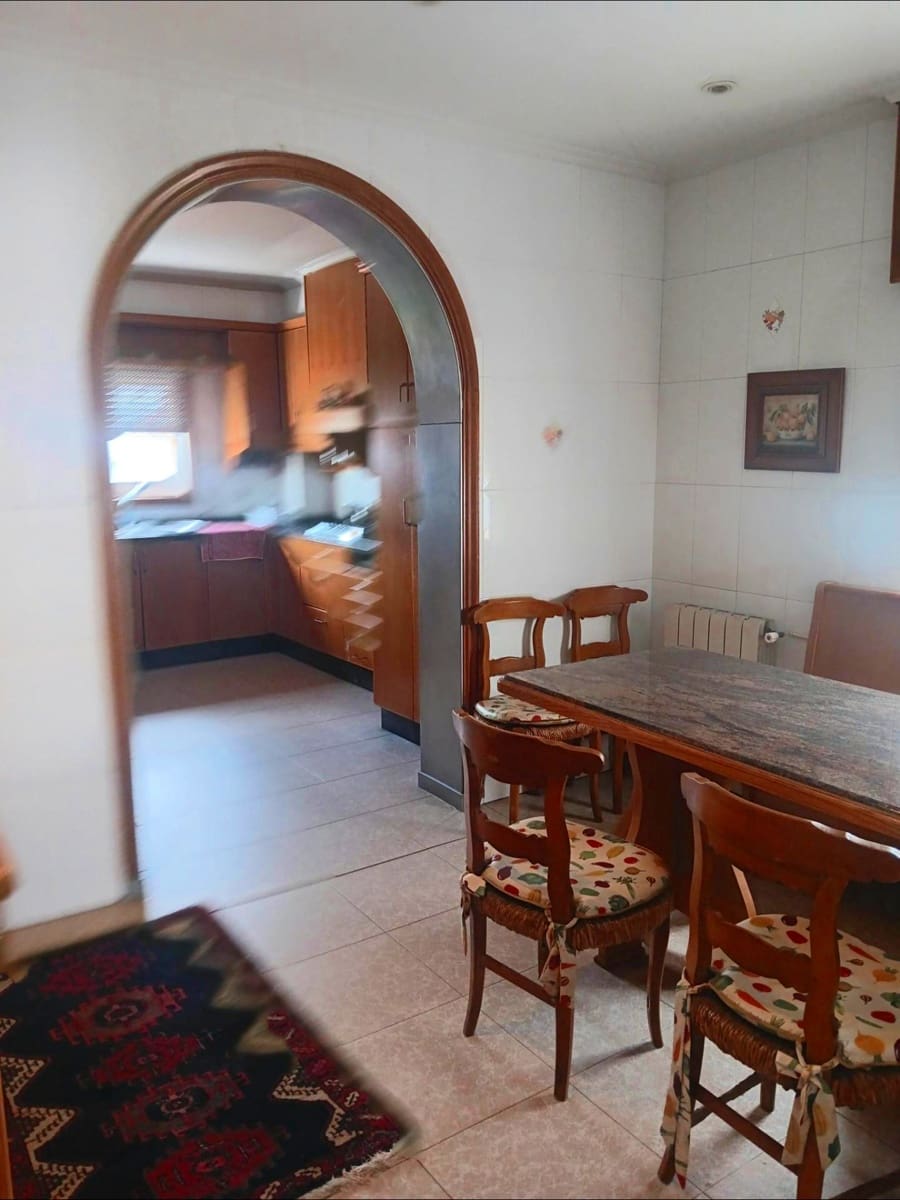 7 bedroom Villa for sale in A Coruna city with garage - € 675,000 (Ref: 9677436)