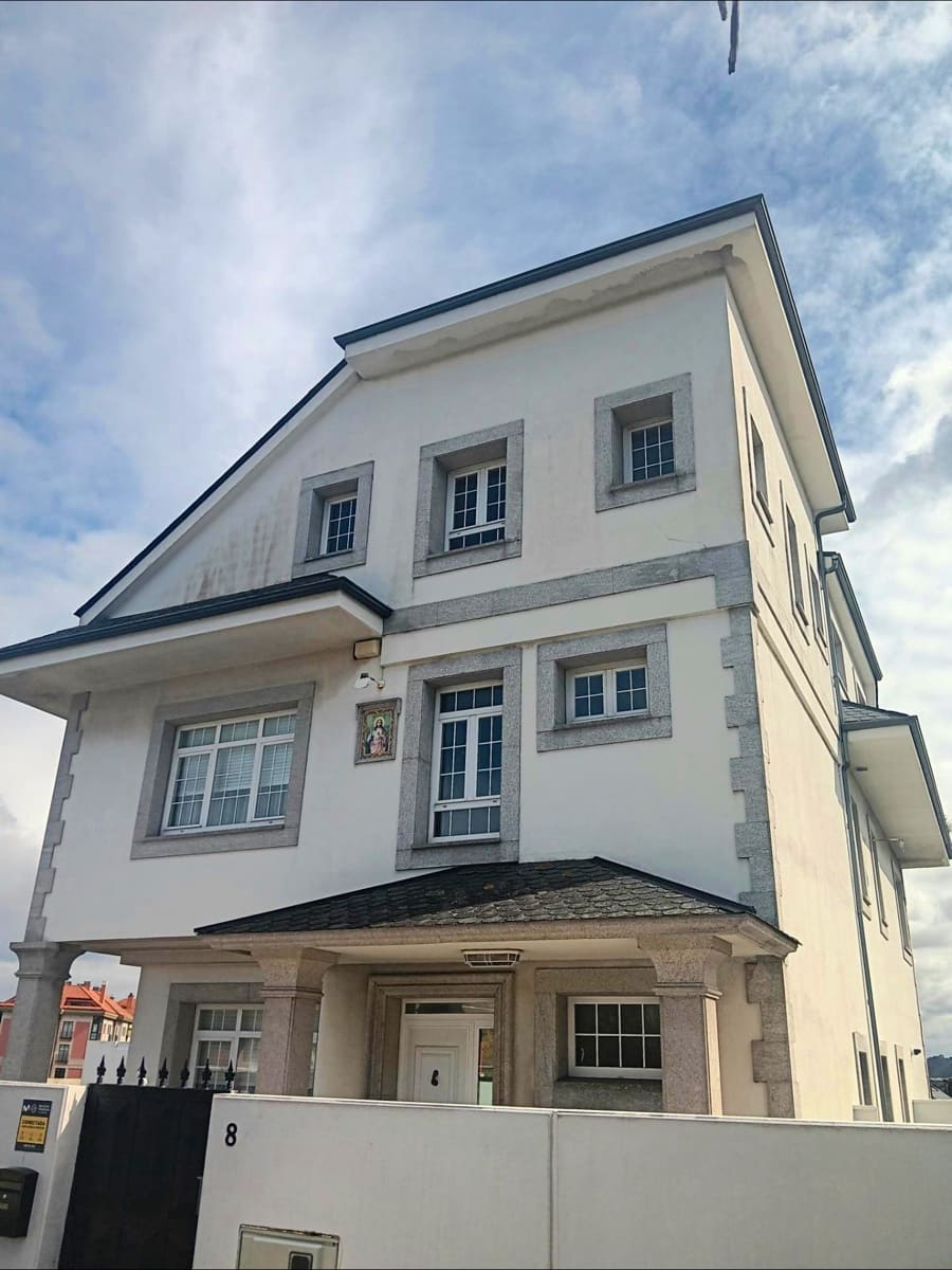 7 bedroom Villa for sale in A Coruna city with garage - € 675,000 (Ref: 9677436)