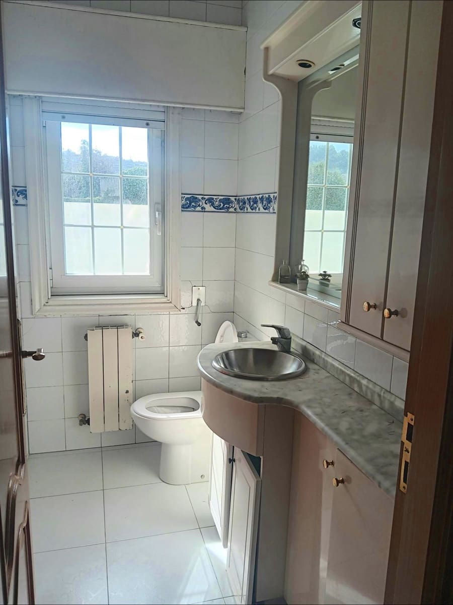 7 bedroom Villa for sale in A Coruna city with garage - € 675,000 (Ref: 9677436)