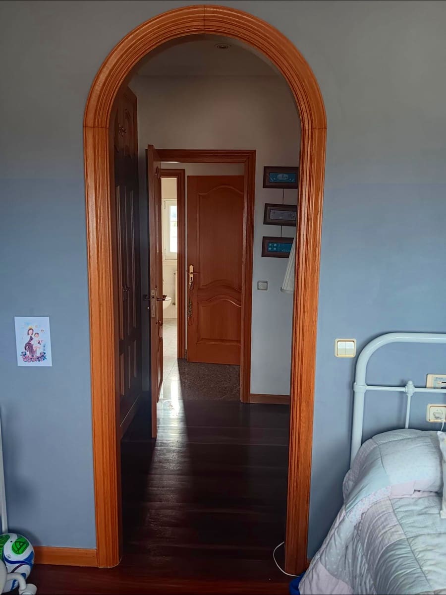 7 bedroom Villa for sale in A Coruna city with garage - € 675,000 (Ref: 9677436)