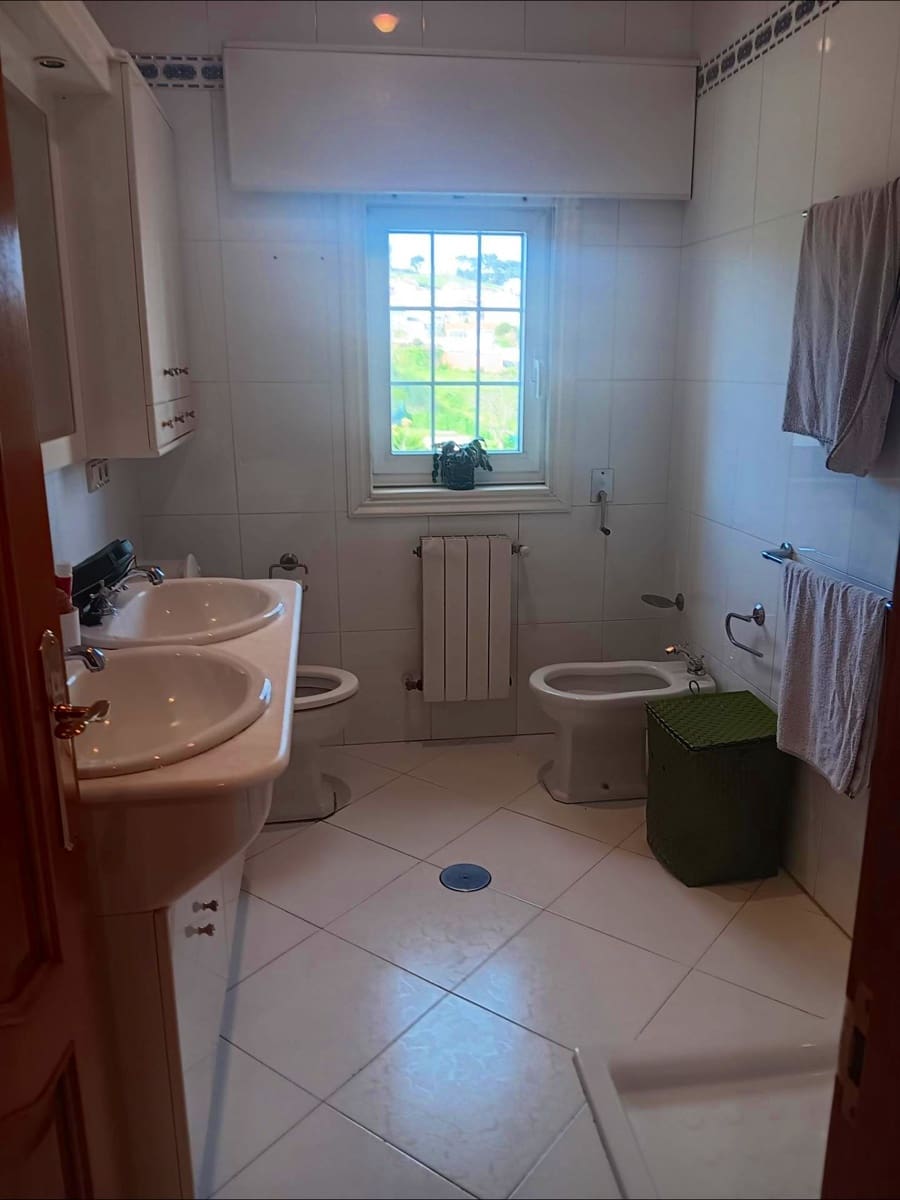 7 bedroom Villa for sale in A Coruna city with garage - € 675,000 (Ref: 9677436)