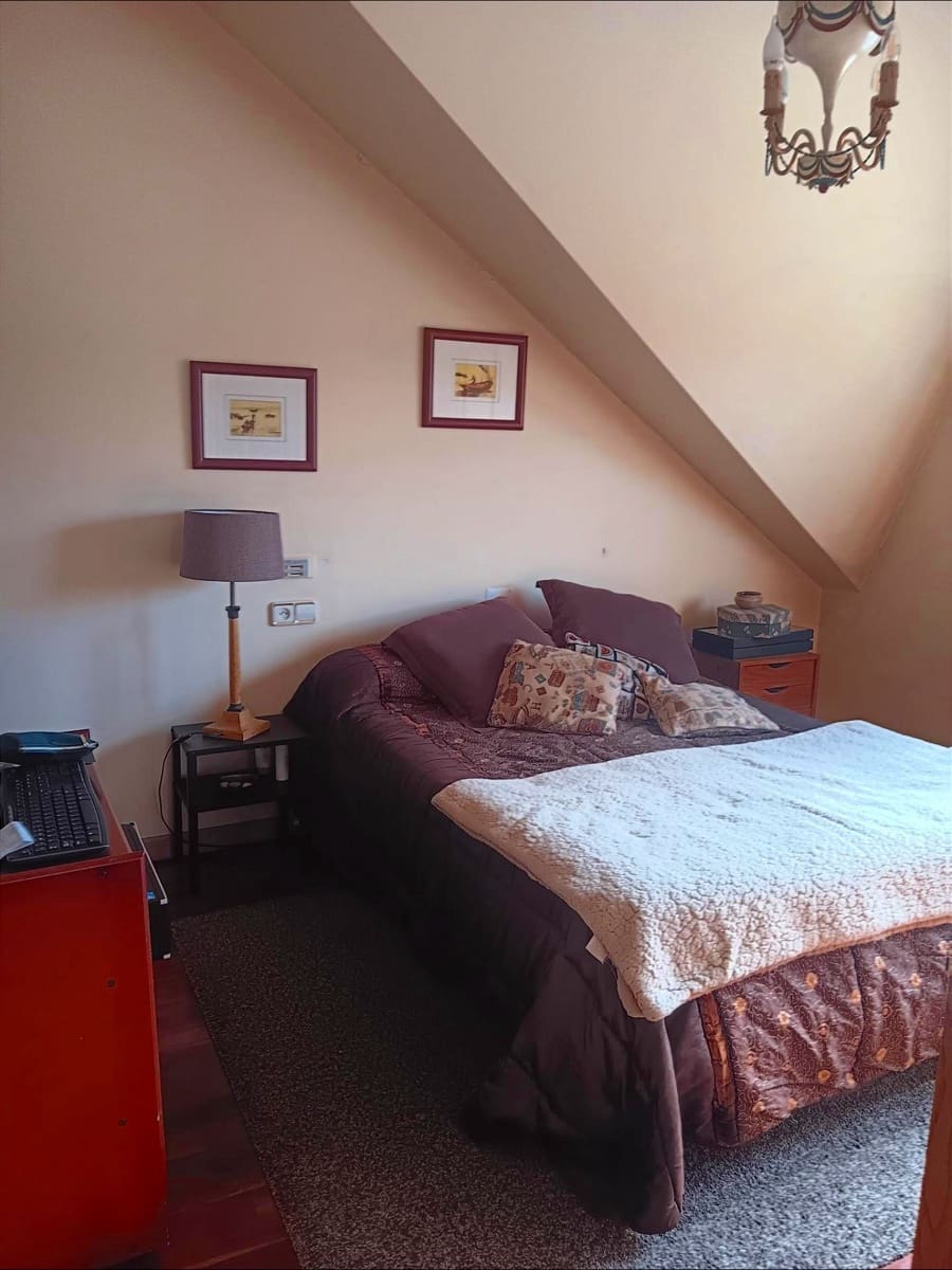 7 bedroom Villa for sale in A Coruna city with garage - € 675,000 (Ref: 9677436)