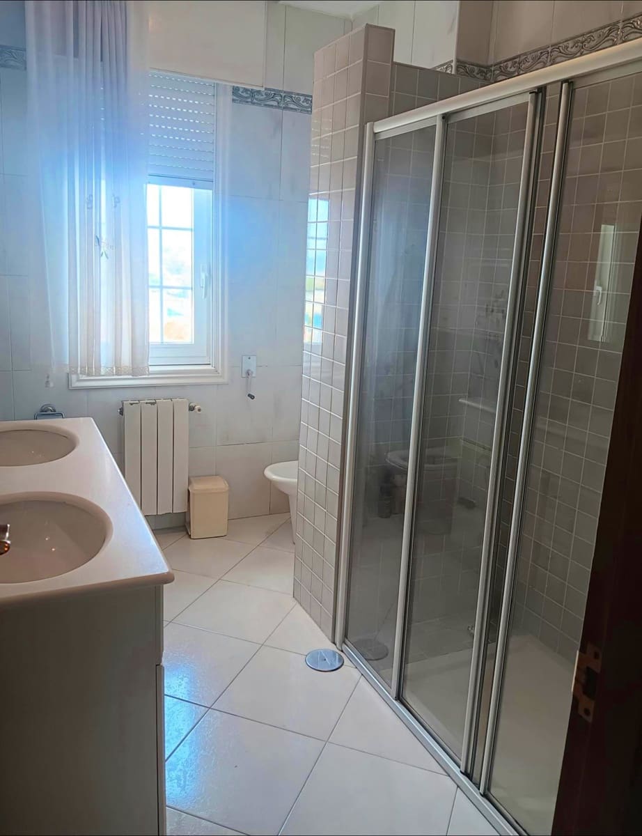 7 bedroom Villa for sale in A Coruna city with garage - € 675,000 (Ref: 9677436)