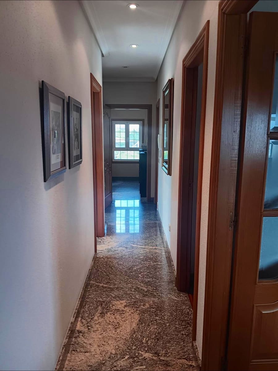 7 bedroom Villa for sale in A Coruna city with garage - € 675,000 (Ref: 9677436)