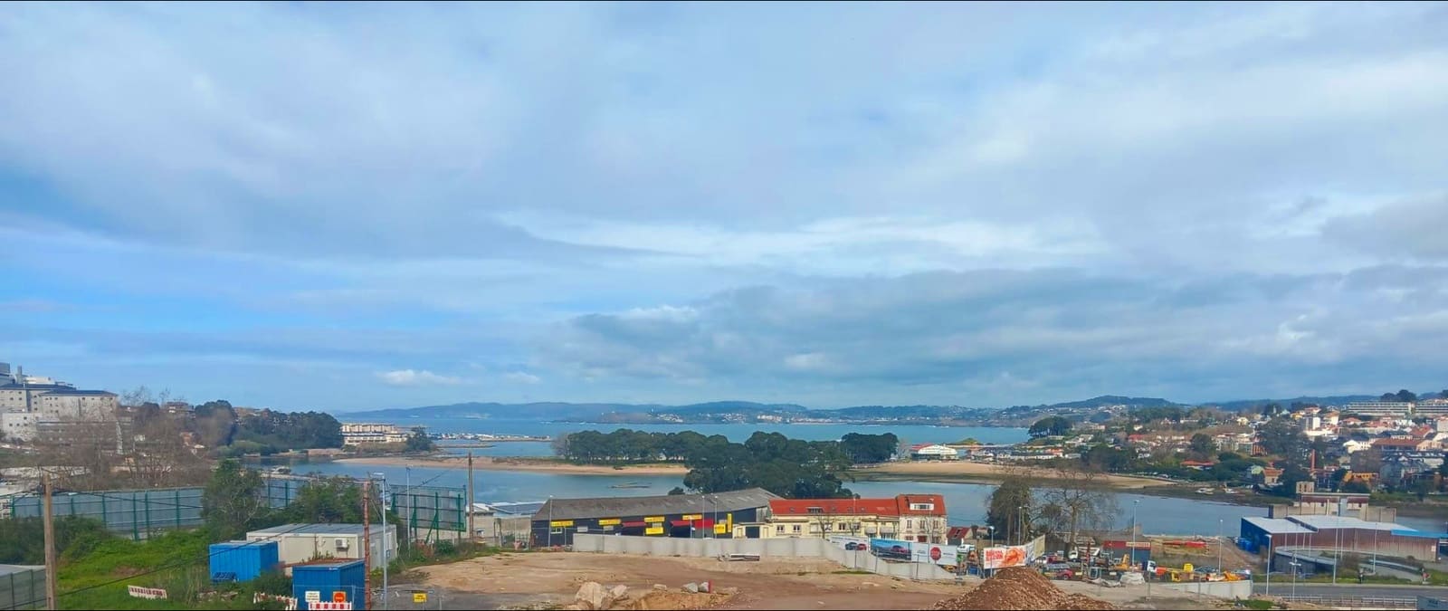 7 bedroom Villa for sale in A Coruna city with garage - € 675,000 (Ref: 9677436)