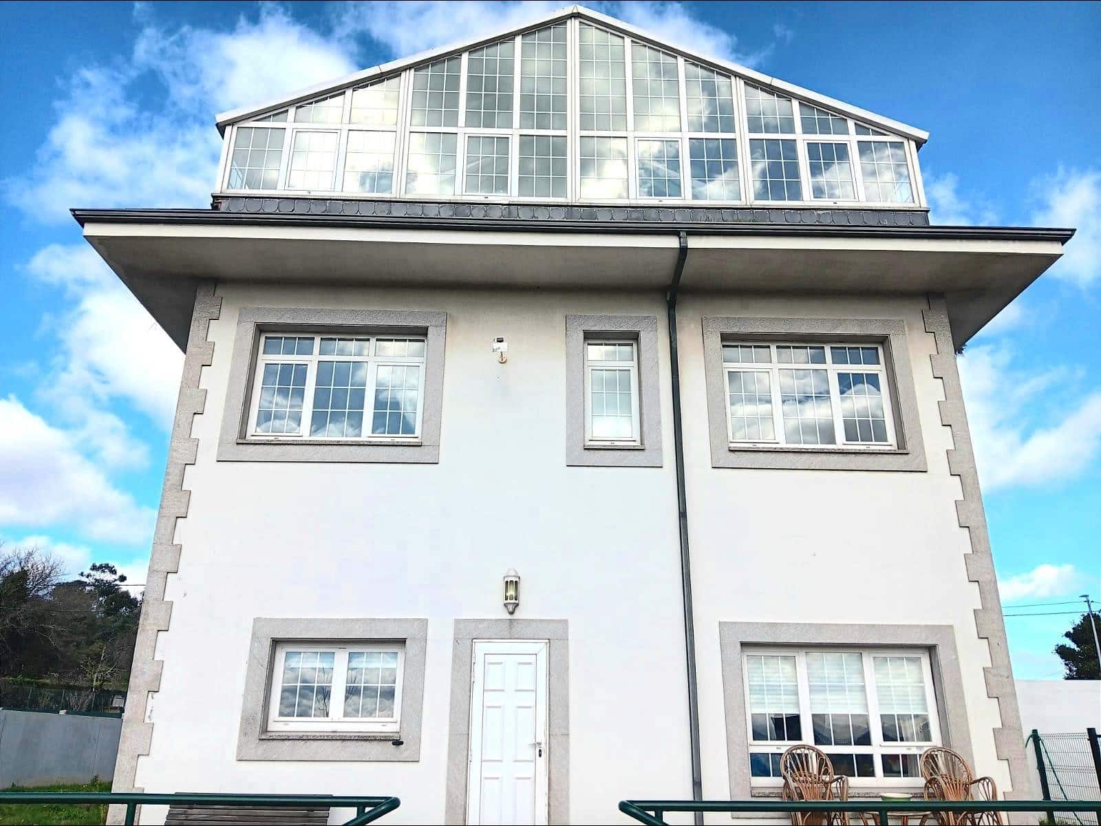 7 bedroom Villa for sale in A Coruna city with garage - € 675,000 (Ref: 9677436)