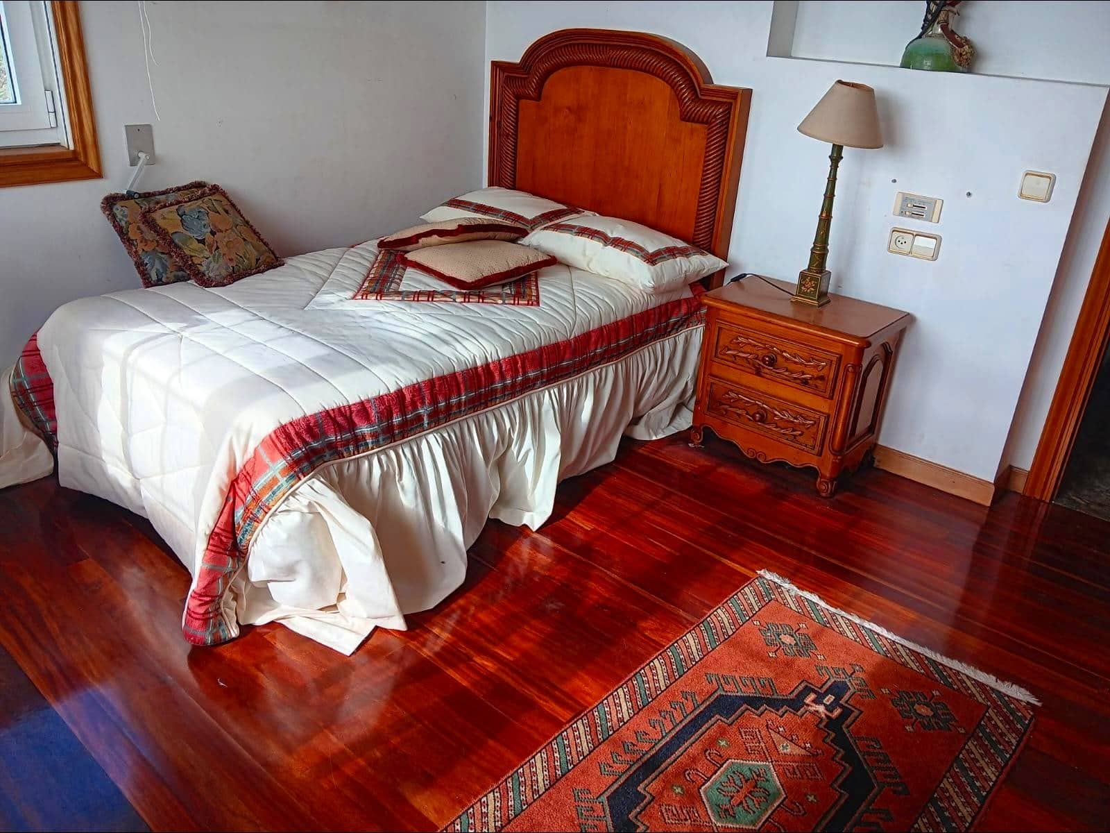 7 bedroom Villa for sale in A Coruna city with garage - € 675,000 (Ref: 9677436)