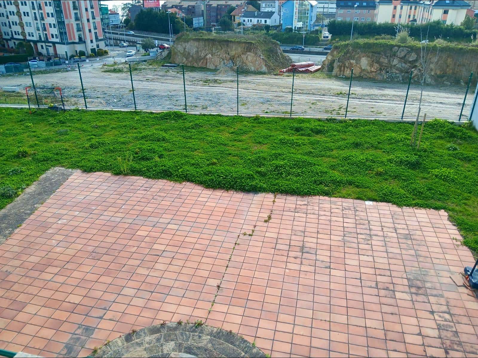 7 bedroom Villa for sale in A Coruna city with garage - € 675,000 (Ref: 9677436)