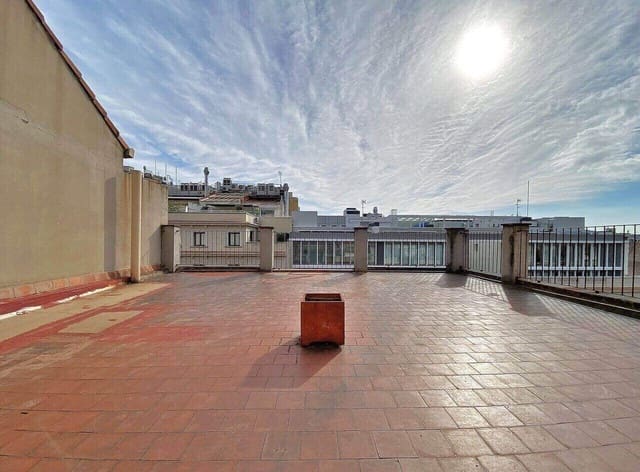 5 bedroom Penthouse for sale in La Sagrada Família, Barcelona city - € 2,100,000 (Ref: 9456538)