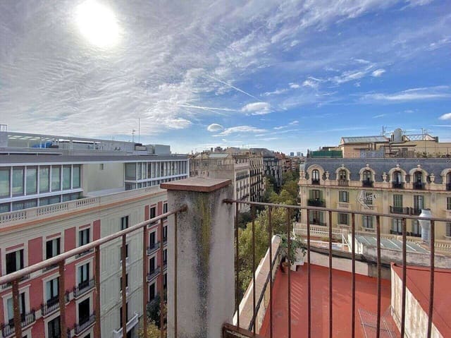5 bedroom Penthouse for sale in La Sagrada Família, Barcelona city - € 2,100,000 (Ref: 9456538)