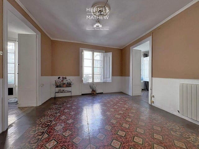 4 chambre Appartement à vendre à El Barri Gòtic, Barcelone ville - 590 000 € (Ref: 9456726)