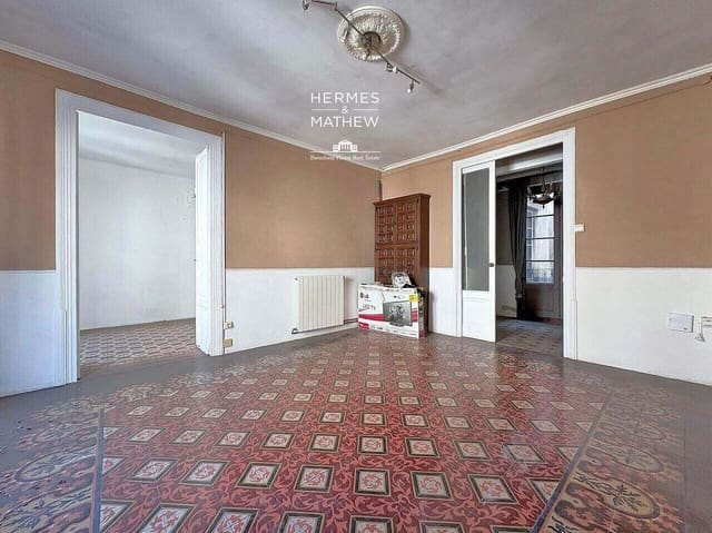 4 chambre Appartement à vendre à El Barri Gòtic, Barcelone ville - 590 000 € (Ref: 9456726)