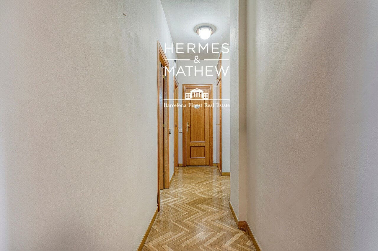 3 bedroom Flat for sale in Barcelona city with garage - € 795,000 (Ref: 9459462)