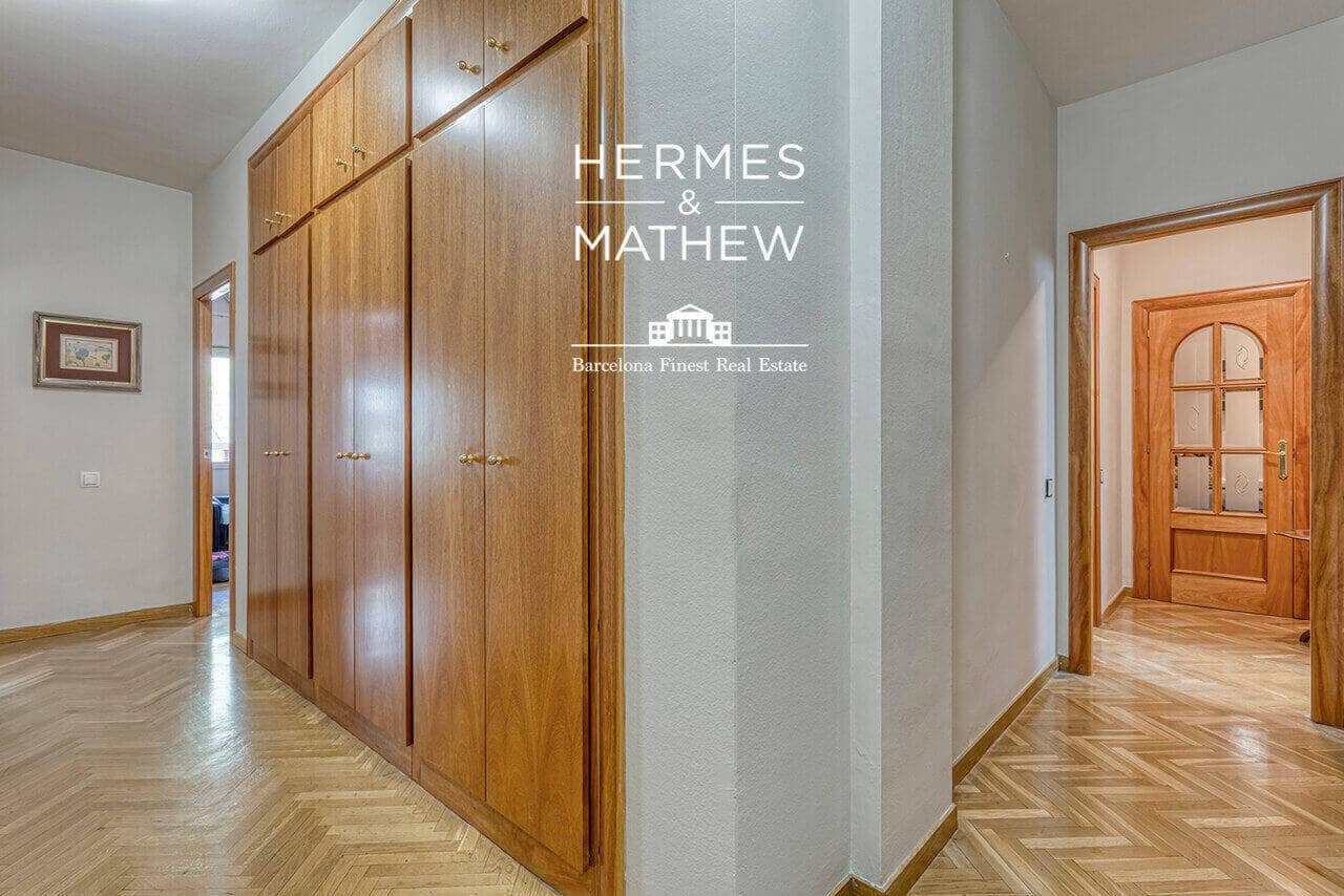 3 bedroom Flat for sale in Barcelona city with garage - € 795,000 (Ref: 9459462)