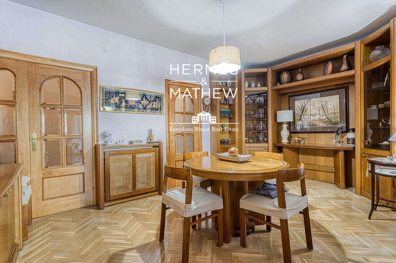 3 bedroom Flat for sale in Barcelona city with garage - € 795,000 (Ref: 9459462)