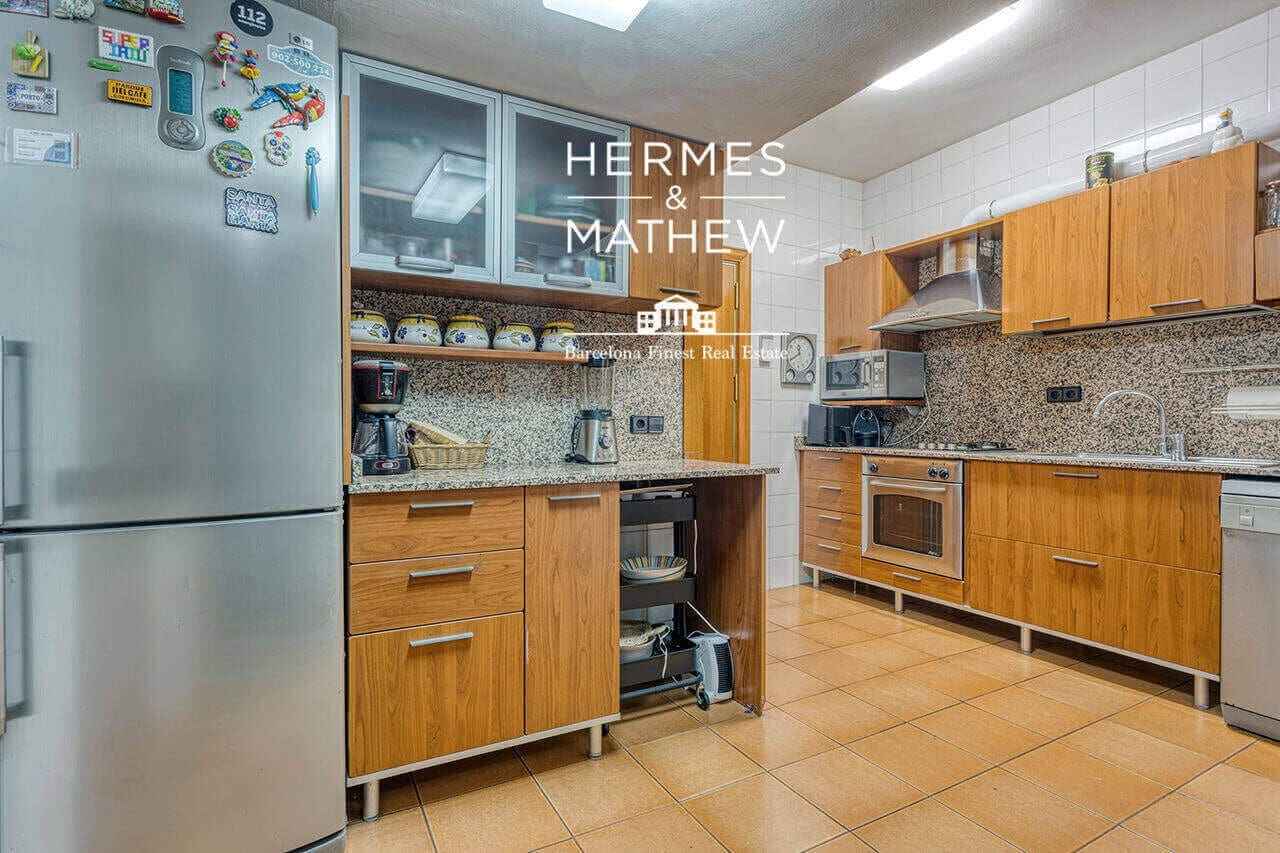 3 bedroom Flat for sale in Barcelona city with garage - € 795,000 (Ref: 9459462)