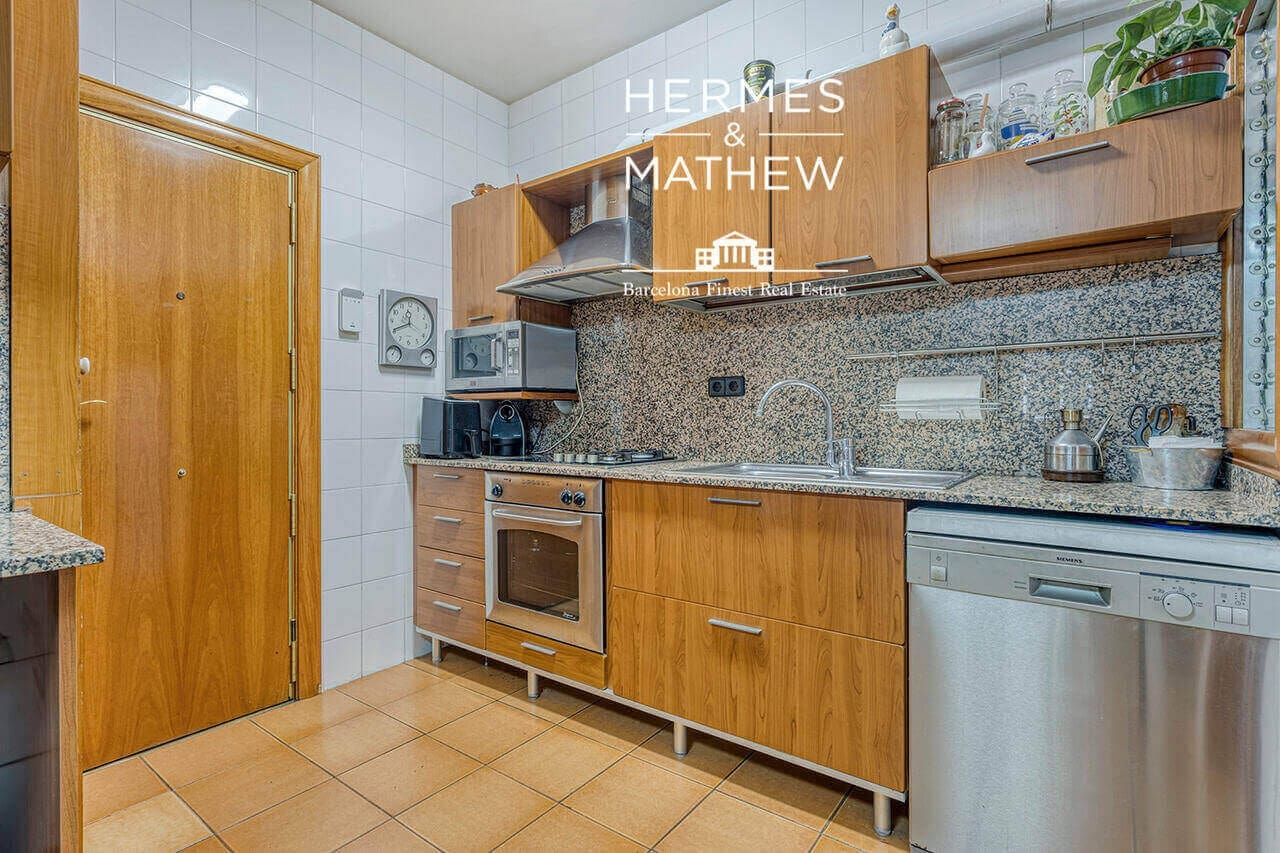 3 bedroom Flat for sale in Barcelona city with garage - € 795,000 (Ref: 9459462)