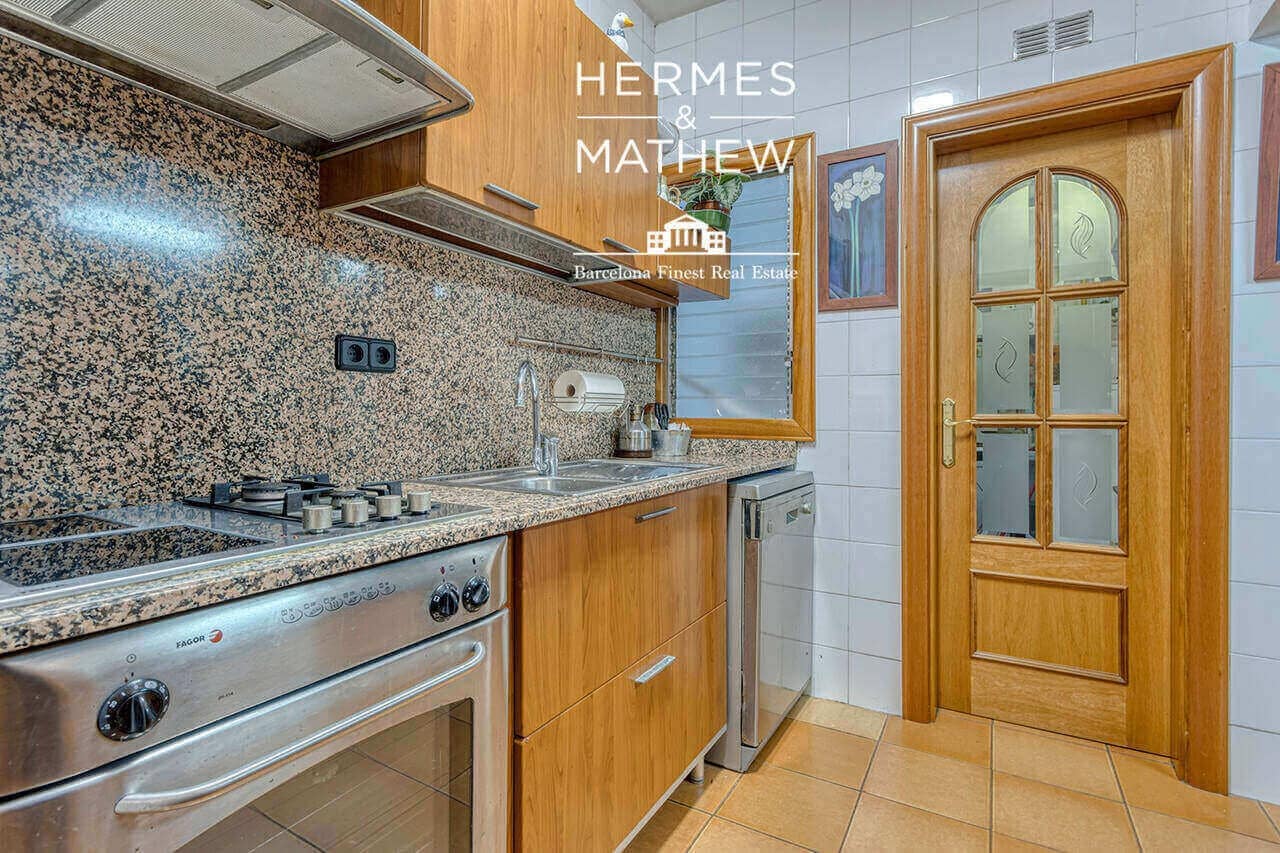 3 bedroom Flat for sale in Barcelona city with garage - € 795,000 (Ref: 9459462)