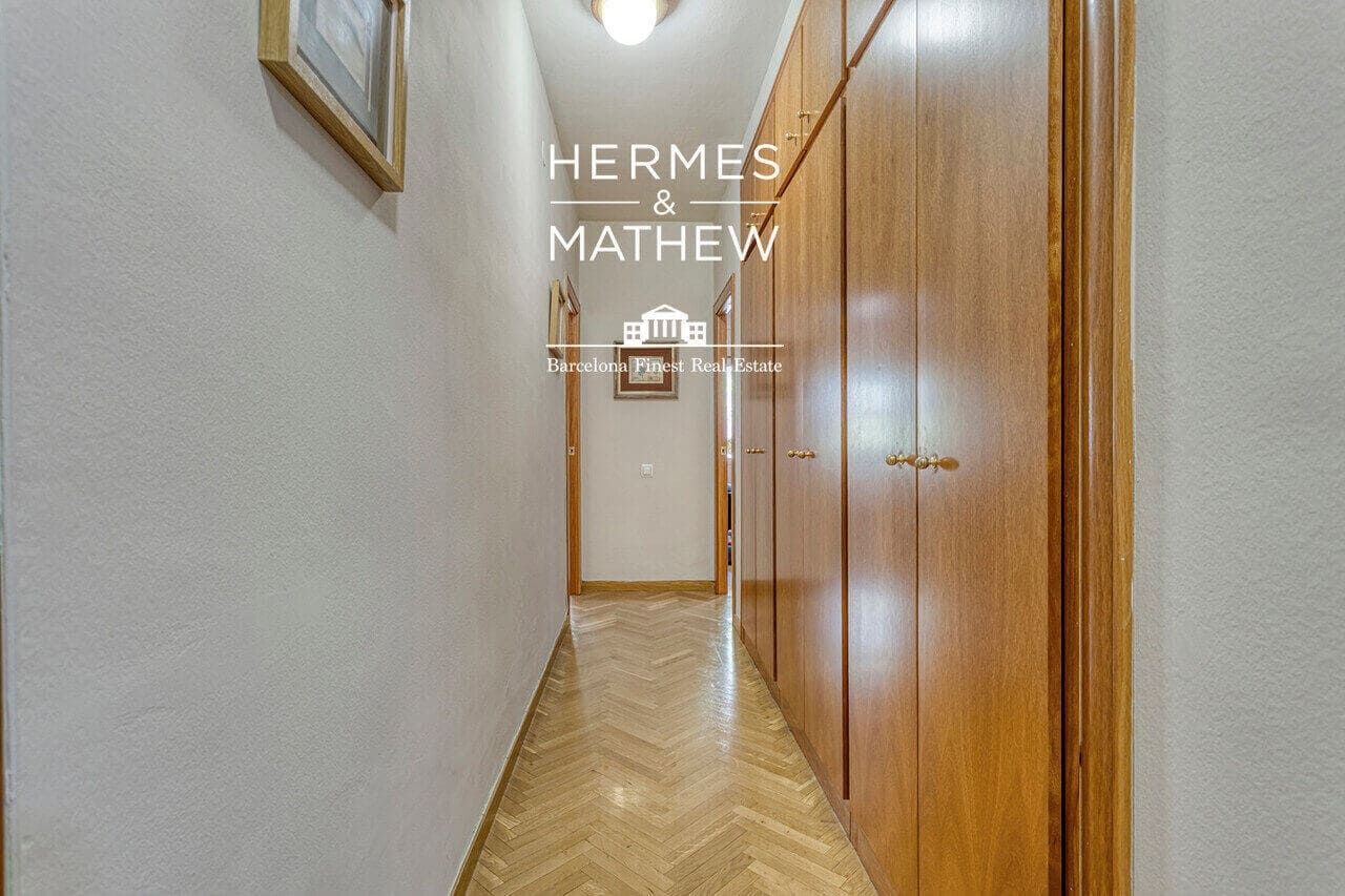 3 bedroom Flat for sale in Barcelona city with garage - € 795,000 (Ref: 9459462)