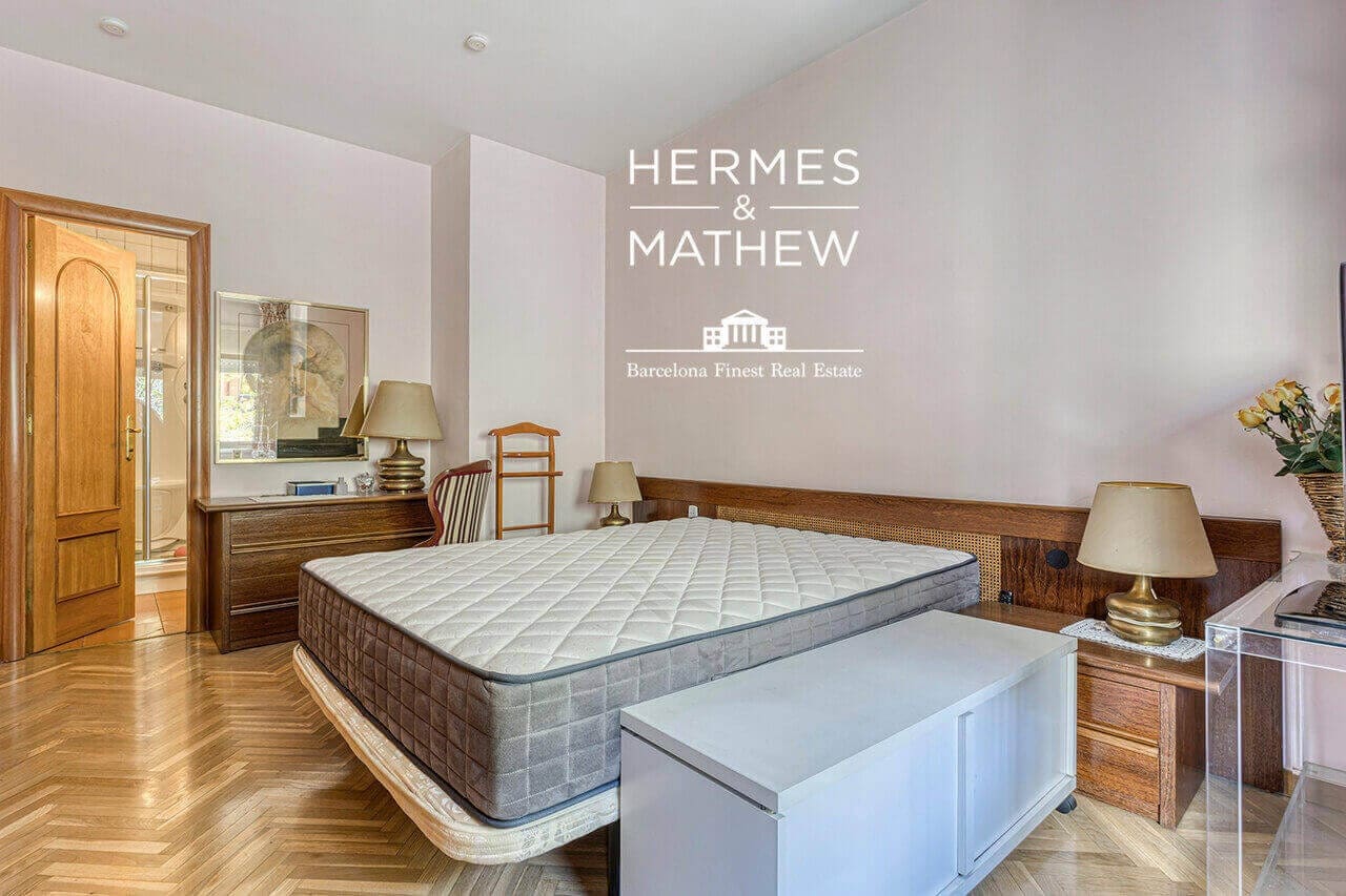 3 bedroom Flat for sale in Barcelona city with garage - € 795,000 (Ref: 9459462)