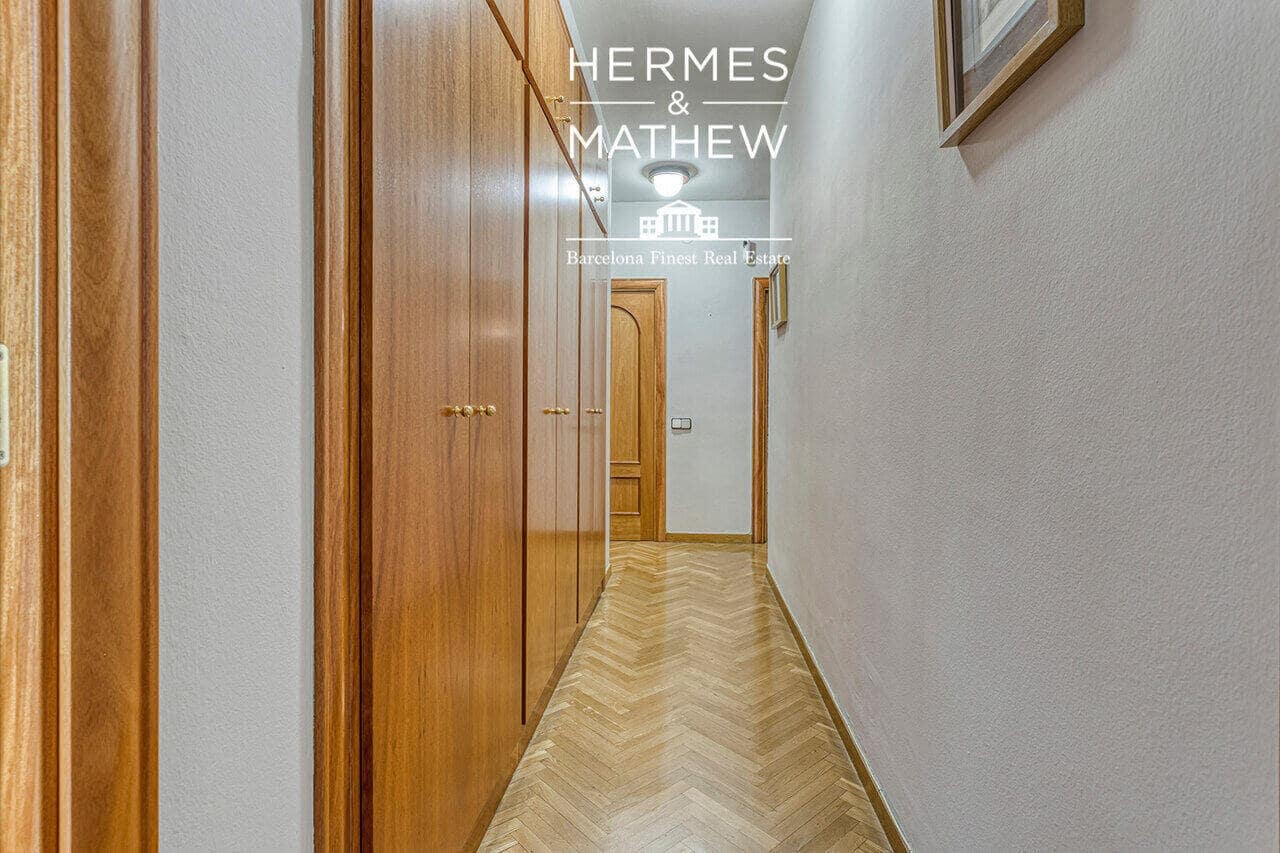 3 bedroom Flat for sale in Barcelona city with garage - € 795,000 (Ref: 9459462)